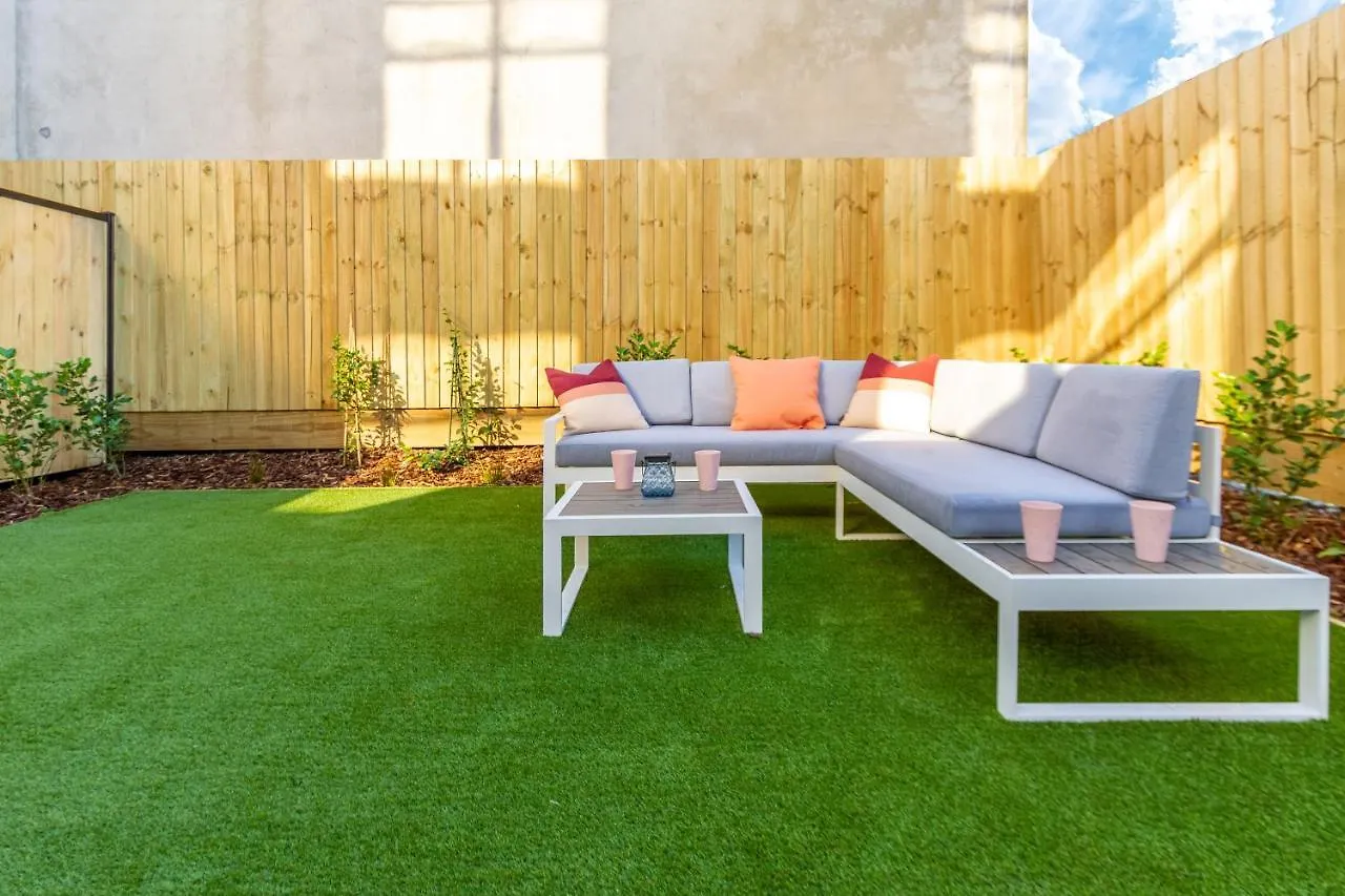 Modern 2 Bed, Hagley Park, Riverside Market Christchurch Apartment