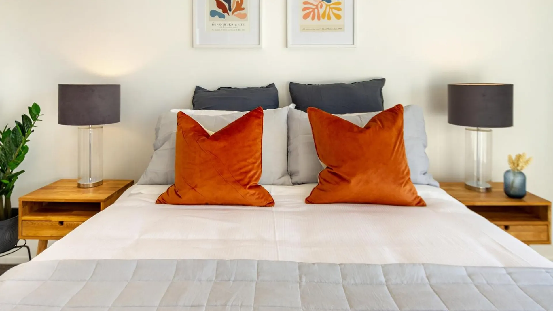 Apartment Modern 2 Bed, Hagley Park, Riverside Market Christchurch