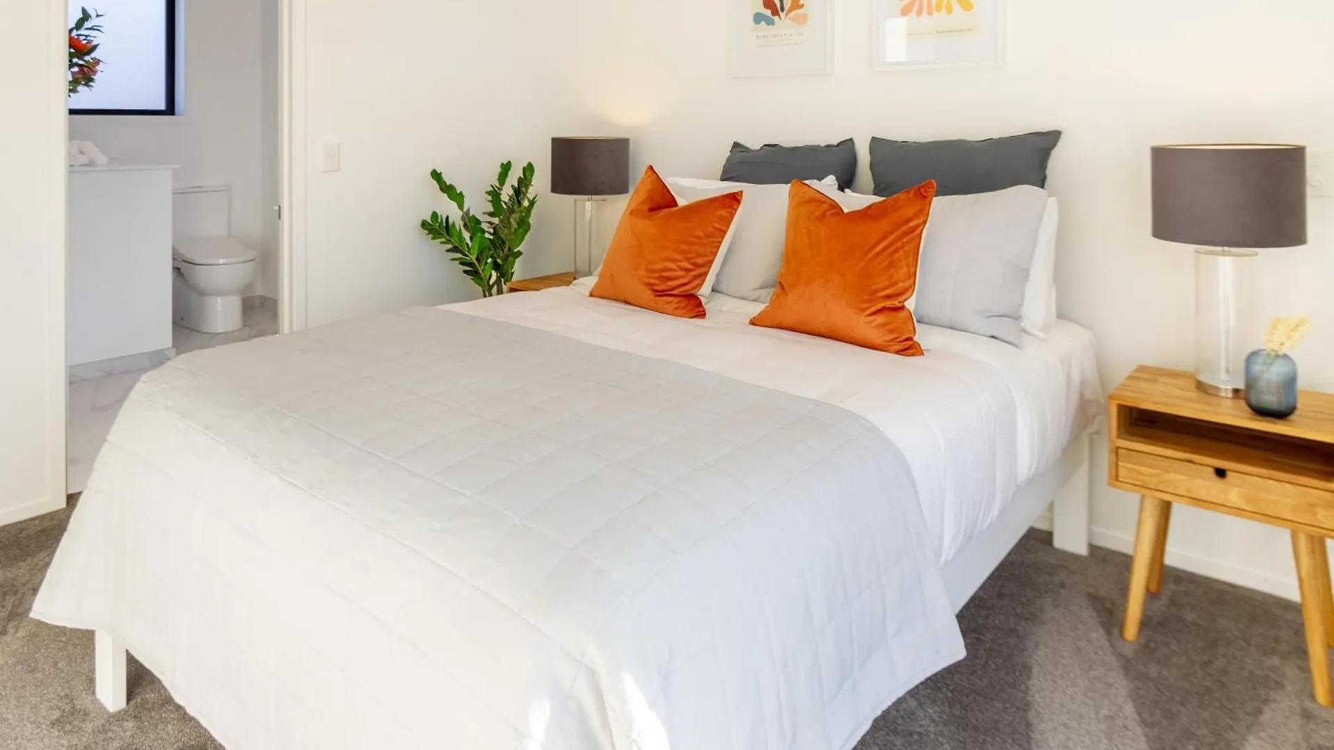 Modern 2 Bed, Hagley Park, Riverside Market Christchurch 0*,  New Zealand