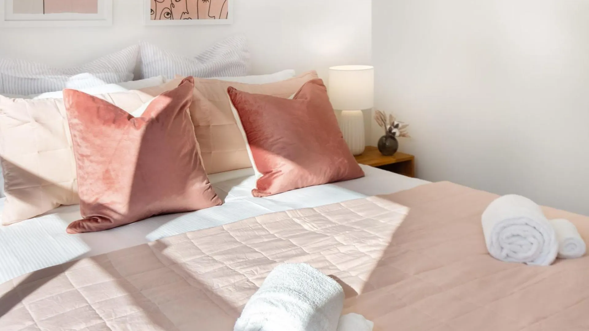 Modern 2 Bed, Hagley Park, Riverside Market Christchurch
